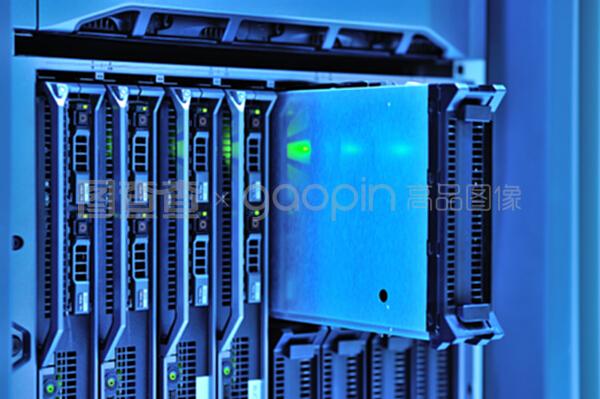 網(wǎng)絡(luò)服務(wù)器與云計算裝備技術(shù)服務(wù) 驅(qū)動數(shù)字未來的核心力量